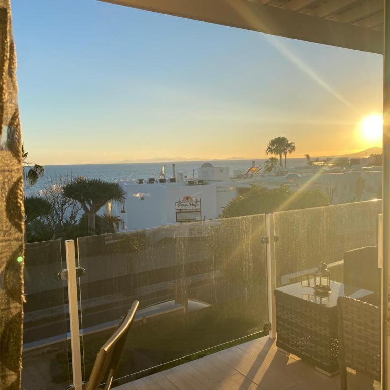 Luxury Two Bed Seaviews - Apartment with Sea View - 13
