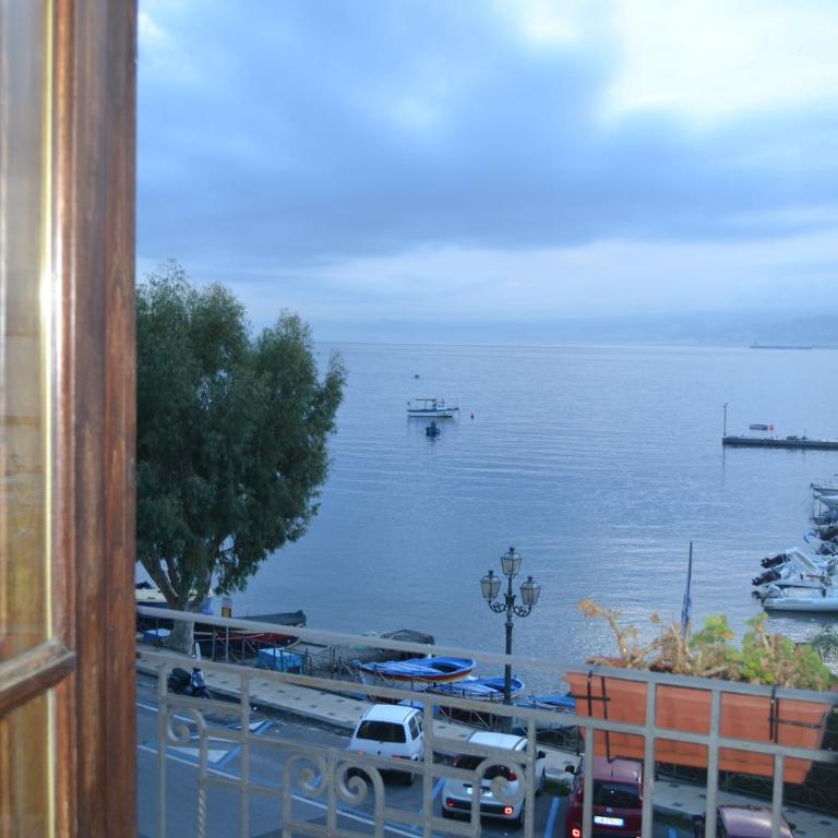 Bed& Breakfast Maredomus - Camera Tripla Deluxe con Vista Mare - 7