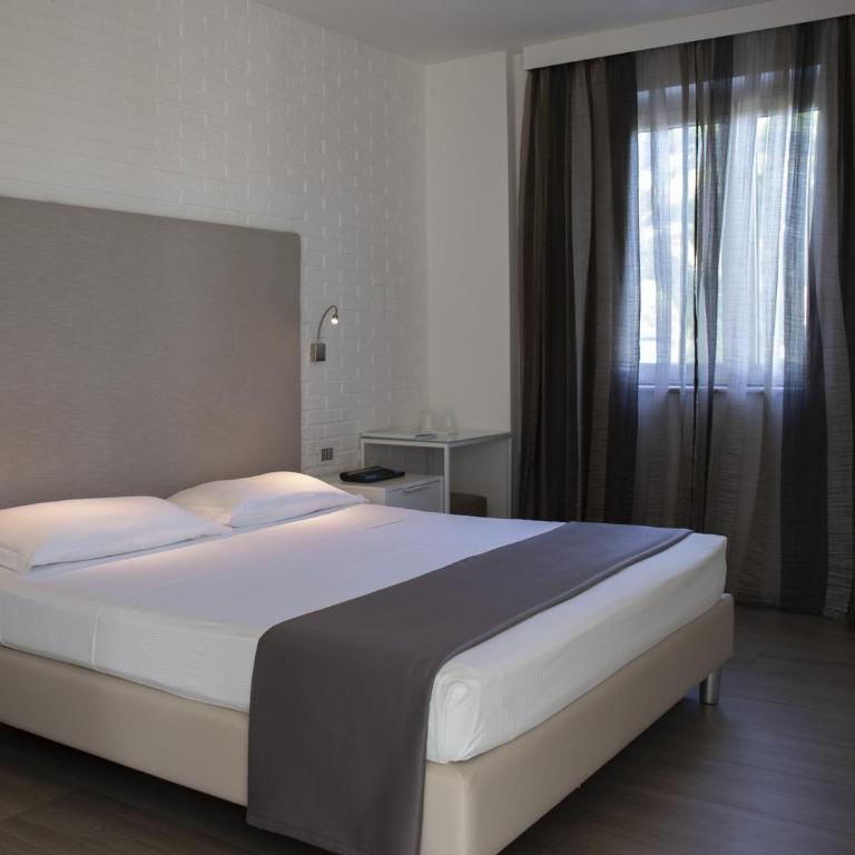 Smeraldo Suites & Spa - Camera Matrimoniale Standard con Vista Collina - 1
