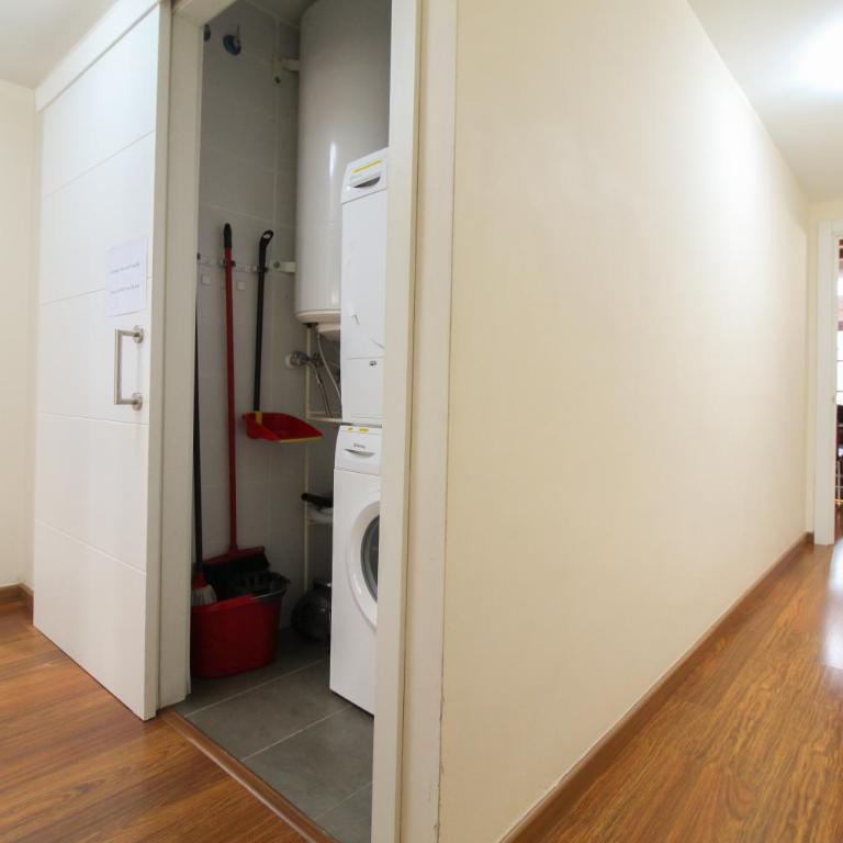 Girona 108 - Three-Bedroom Apartment - 14