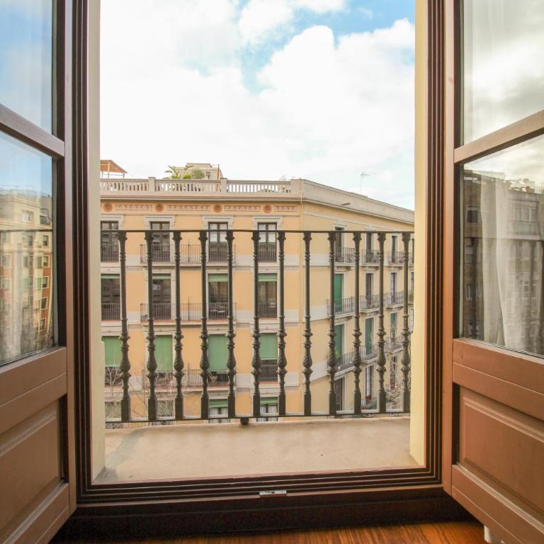 Girona 108 - Three-Bedroom Apartment - 6