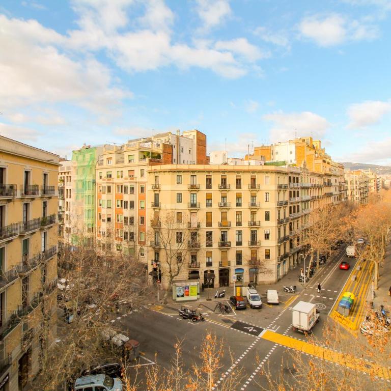Girona 108 - Three-Bedroom Apartment - 7