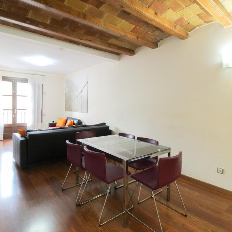 Girona 108 - Three-Bedroom Apartment - 2