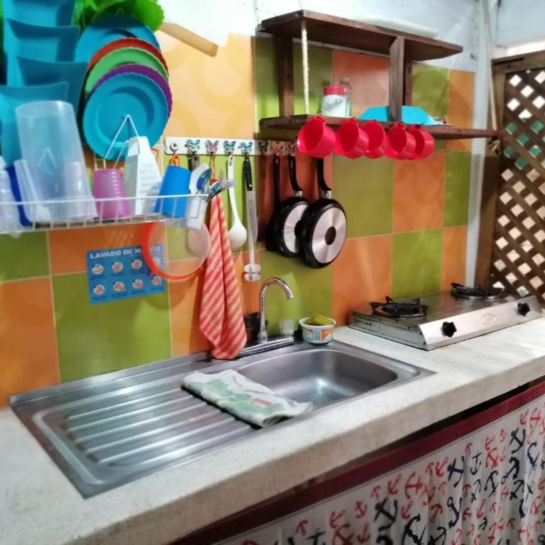 Hospedaje Pirata Express - Family Room with Private Bathroom - 8