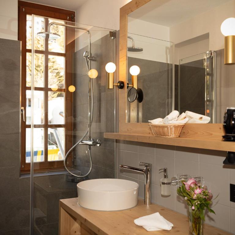 Hotel Parsenn - Deluxe Doppelzimmer - 1