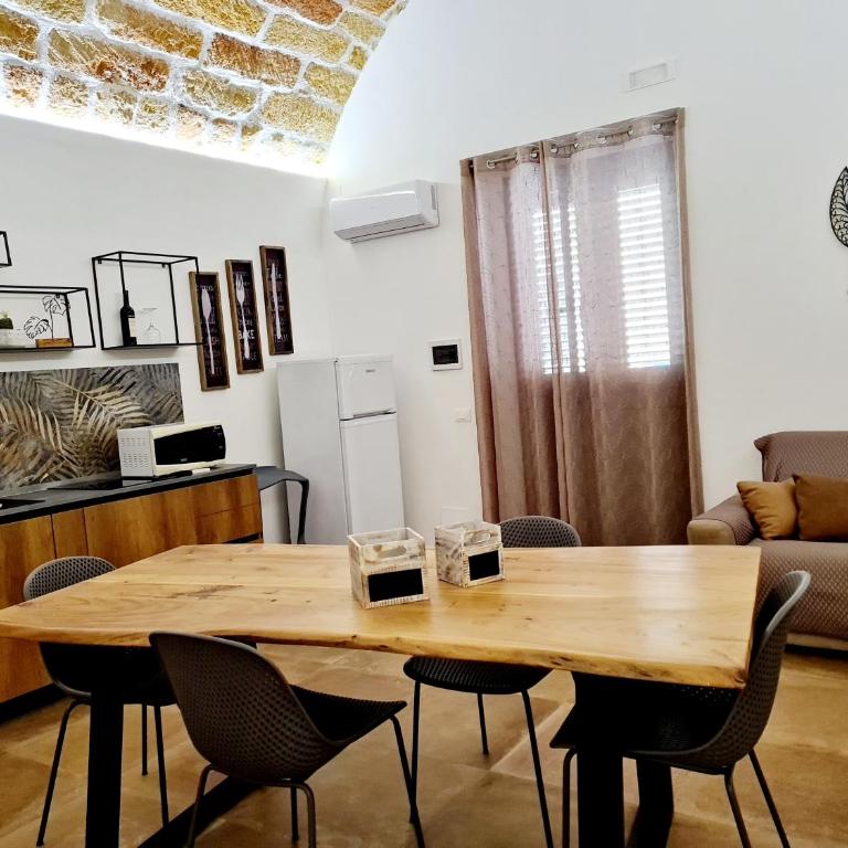 SCRUSCIU HOME - Habitación Deluxe con cama extragrande - 3