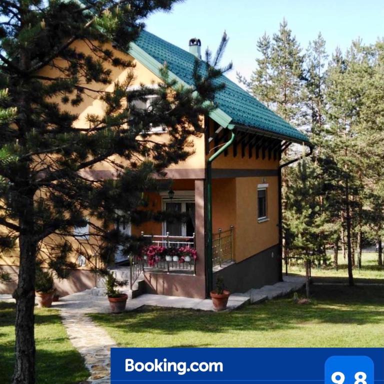 Vila ZLATNI BOR - Brvnara sa 3 Spavaće Sobe - 1