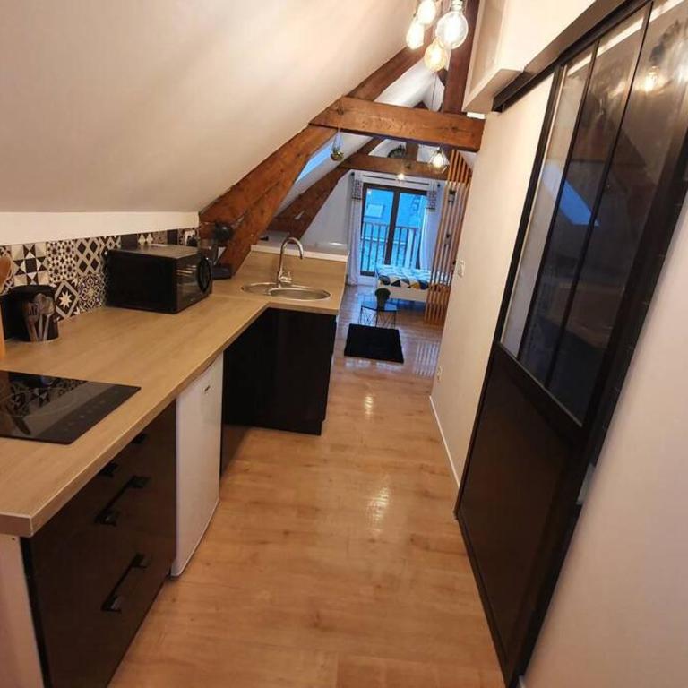 Charmant Studio Hyper Centre - One-Bedroom Apartment - 11