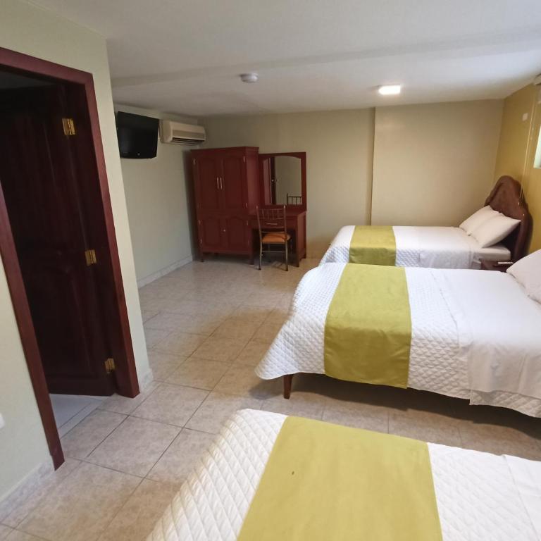 Hotel Cayapas Esmeraldas - Habitación Triple Confort - 1