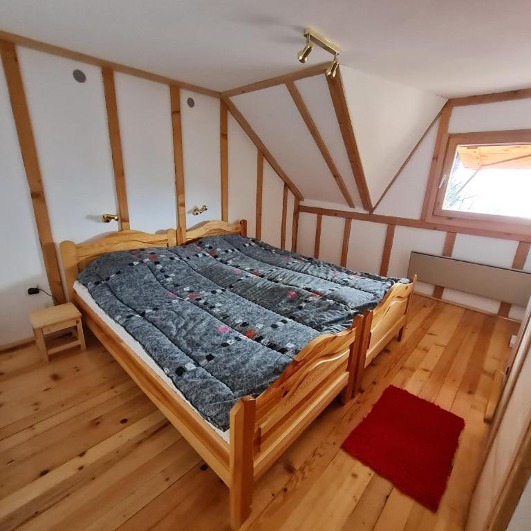 Mountain House Mijatović - Three-Bedroom House - 20