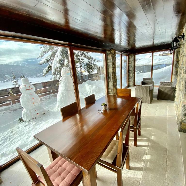 Villa Tara - Two-Bedroom Apartment - 10