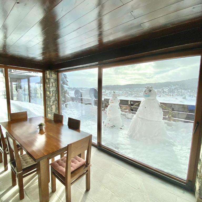 Villa Tara - Two-Bedroom Apartment - 3