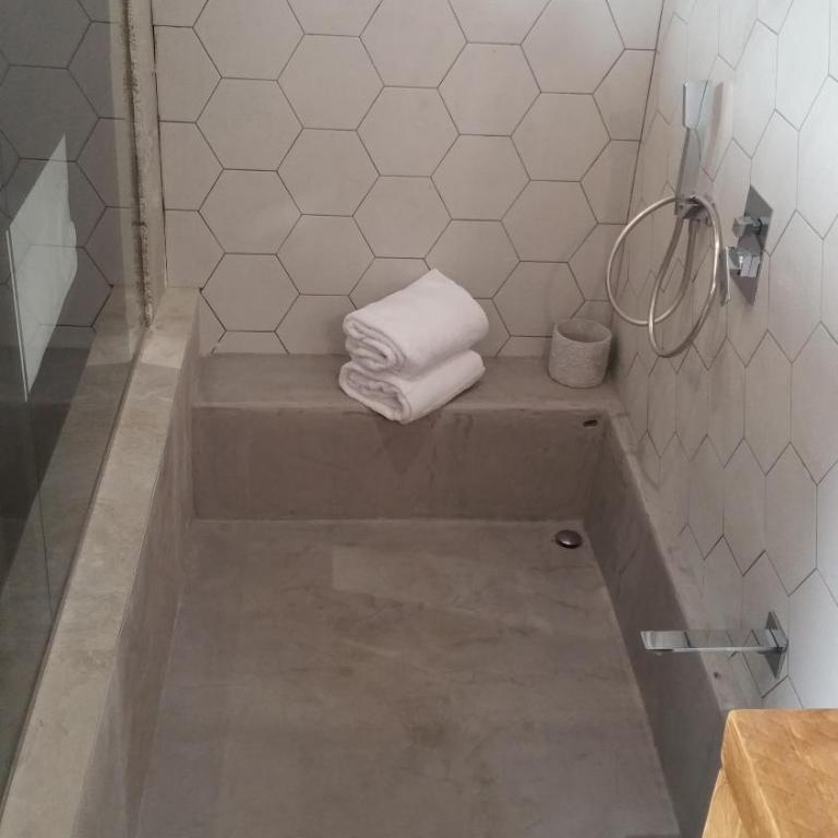 Murallas de Jayrán Hotel Boutique - Habitación Doble Deluxe con bañera - 6