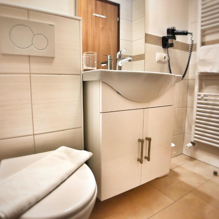 Gasthof Auwirt - Doppelzimmer mit Balkon - 3