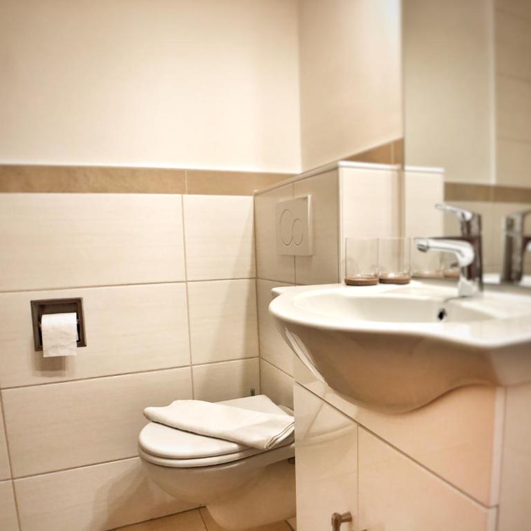 Gasthof Auwirt - Doppelzimmer mit Balkon - 6