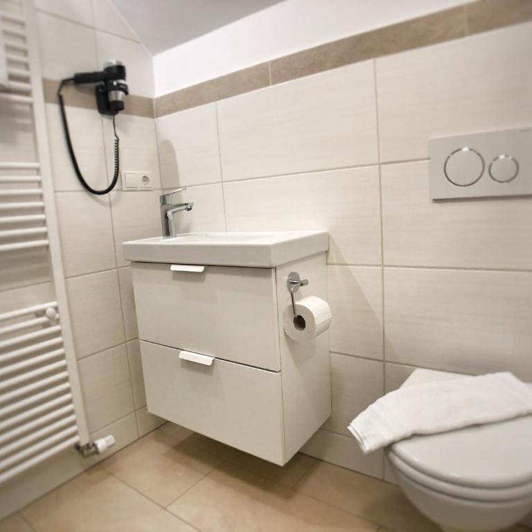 Gasthof Auwirt - Doppelzimmer mit Balkon - 4