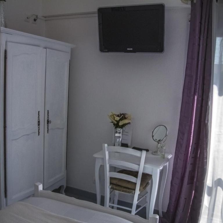 Hôtel Le Méditerranée - Chambre Lits Jumeaux - 4