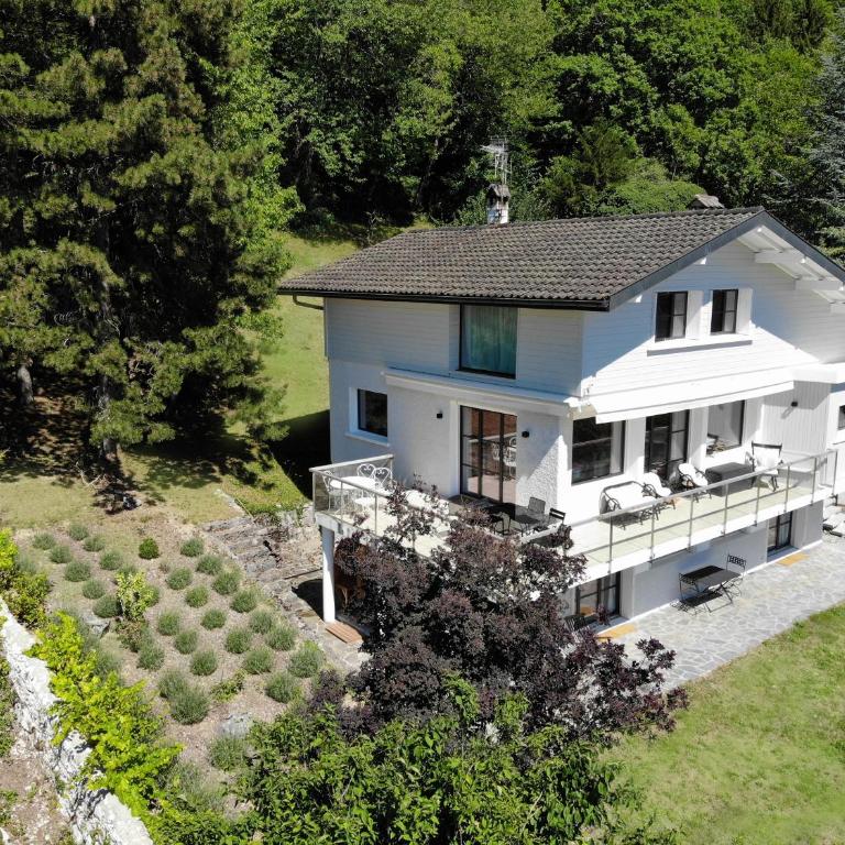 Vue exceptionnelle sur lac d'Annecy et Montagnes - Villa - 10