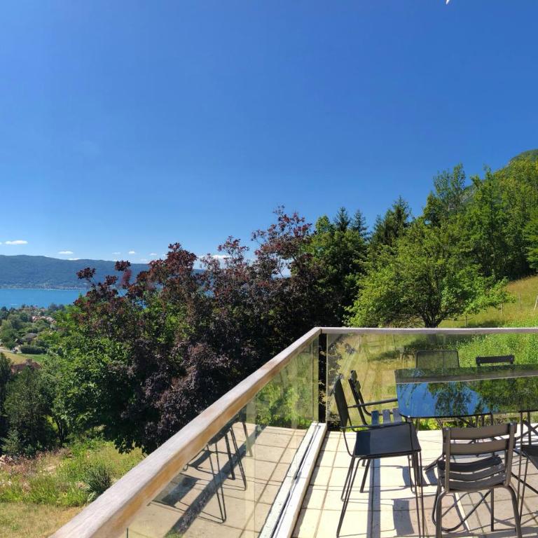 Vue exceptionnelle sur lac d'Annecy et Montagnes - Villa - 4