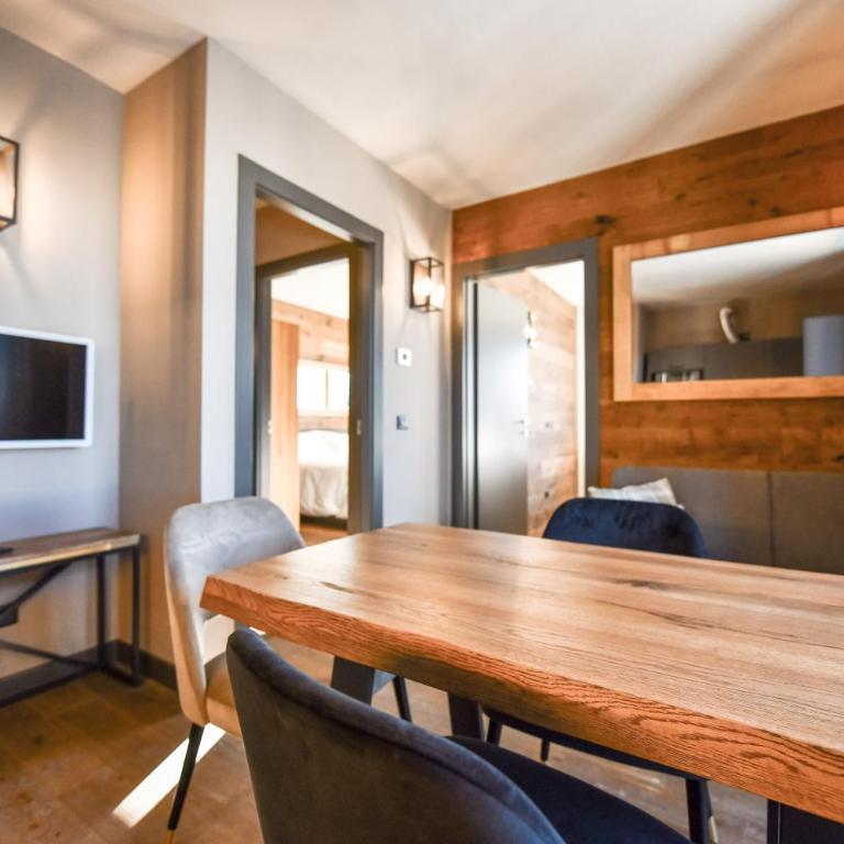 Chalet Everest - Luxury Apartments - Two-Bedroom Suite - 13