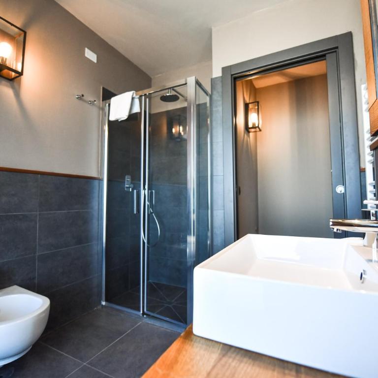 Chalet Everest - Luxury Apartments - Two-Bedroom Suite - 10