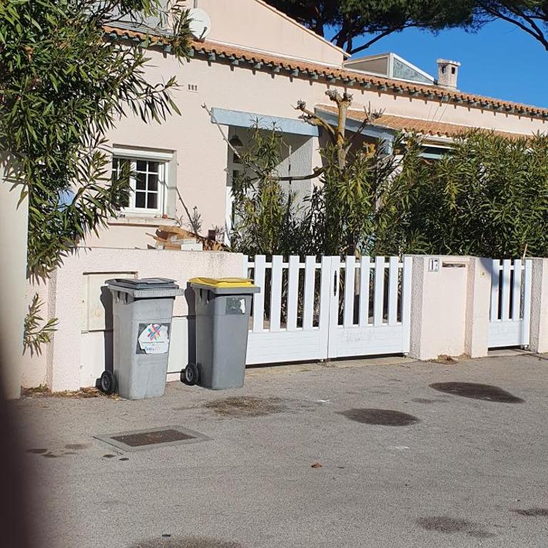 Grande villa indépendante proche plage et commerces grande motte - Villa - Côté Plage - 95