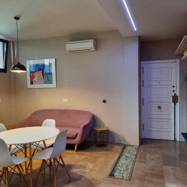 Alcaicería - Two-Bedroom Apartment - 14