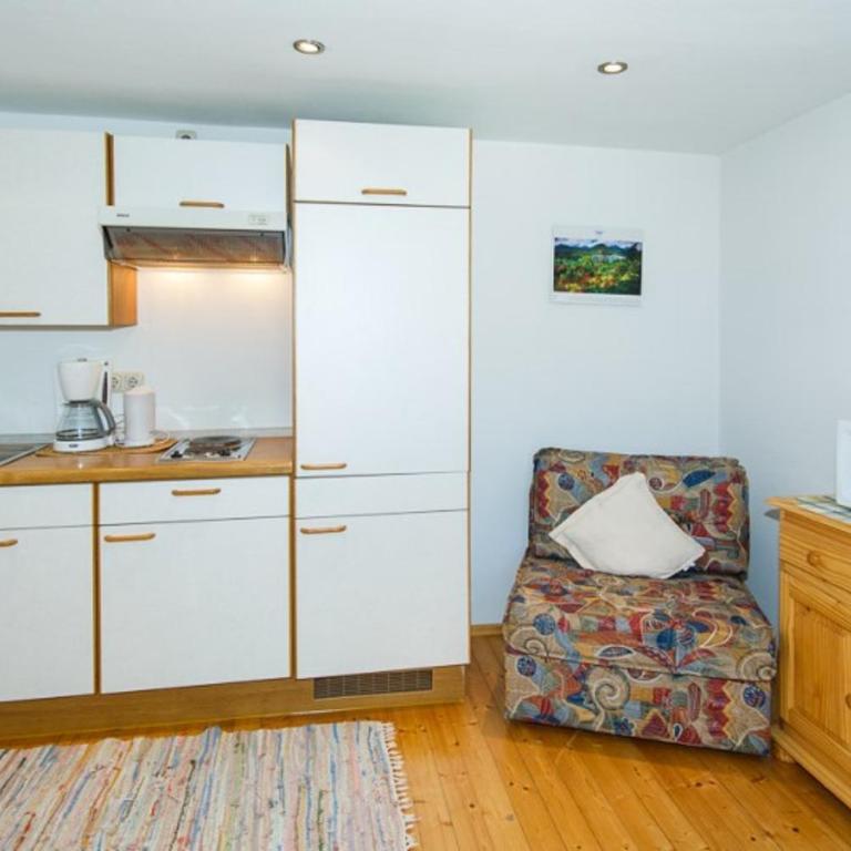 Café Chiemgau und Gästehaus - Apartment mit Dusche - 4