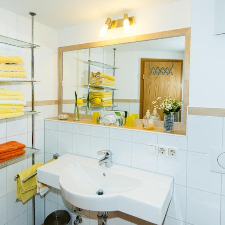 Café Chiemgau und Gästehaus - Apartment - 4