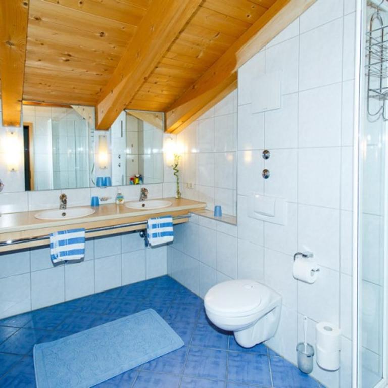 Café Chiemgau und Gästehaus - Apartment mit Balkon - 5