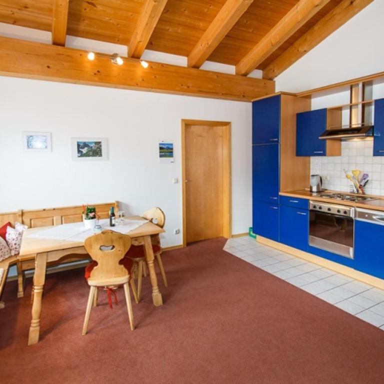 Café Chiemgau und Gästehaus - Apartment mit Balkon - 4