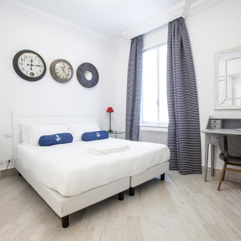 Hotel Marina Charming Rooms - Camera Premier Matrimoniale/Doppia con Letti Singoli - Dependance Orologi - 1