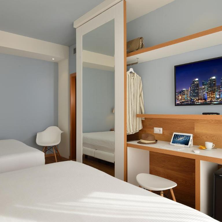 Hotel Concord - Nel cuore di Riccione - Deluxe Quadruple Room - 3