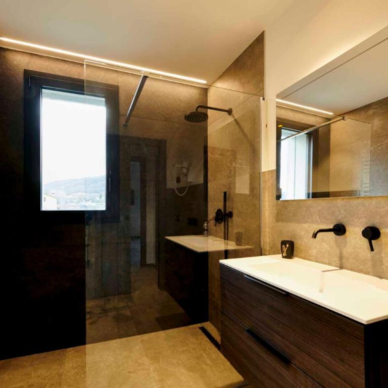 ApartmentsGarda - Aurora Deluxe - Appartamento con 1 Camera da Letto e Vasca Idromassaggio - 5