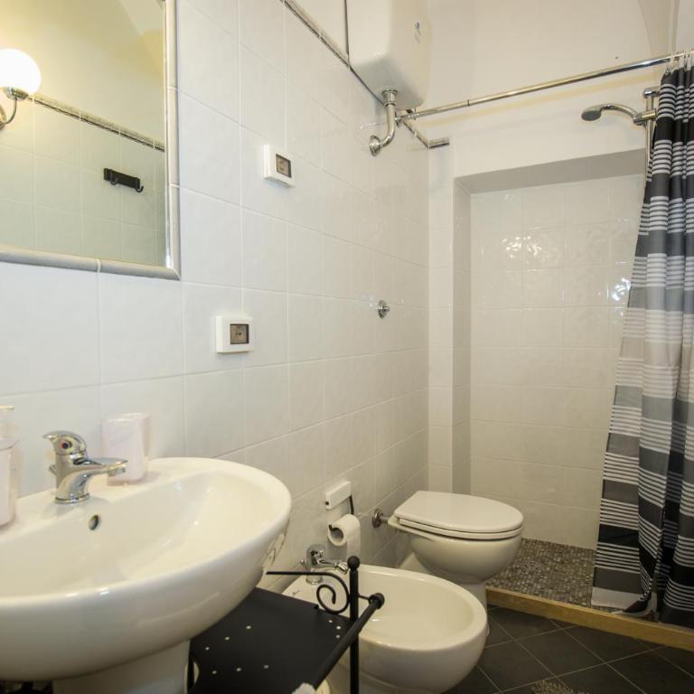 Bed and Breakfast La Torretta - Camera Tripla con Vista Mare - 4