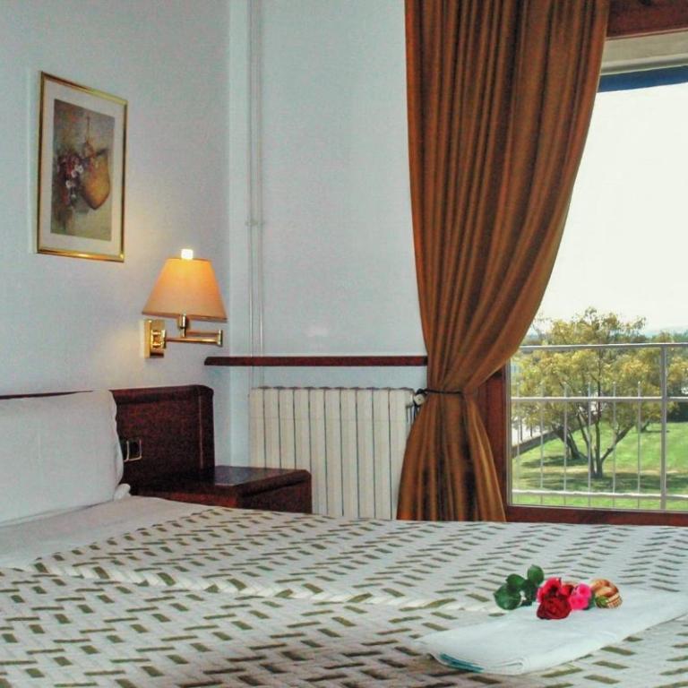 Hotel La Masia - Family Room (2 Adults + 1 Child) - 4