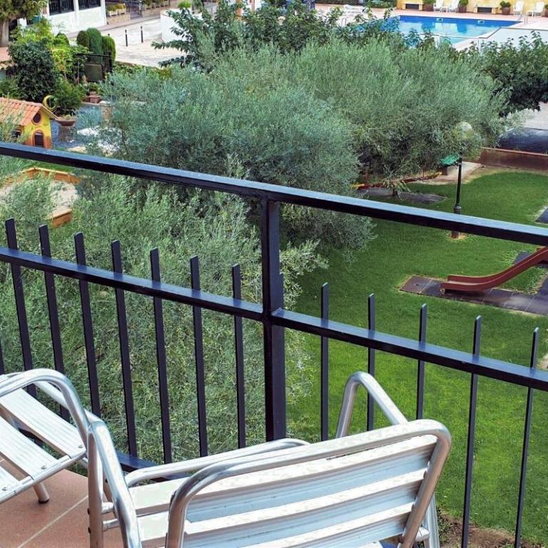 Hotel La Masia - Family Room (2 Adults + 2 Children) - 2