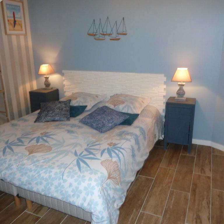 Résidence Honfleuraise - Chambre Double avec Salle de Bains Privative - 2