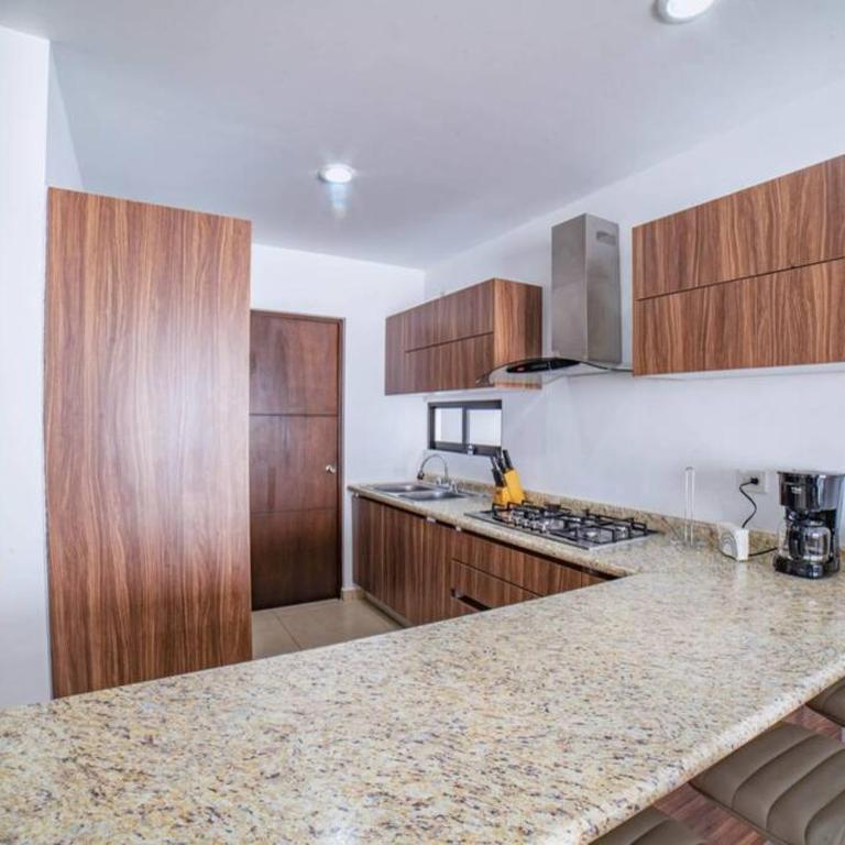 CASA VACACIONAL PERFECTA PARA TU FAMILIA! - Four-Bedroom House - 5