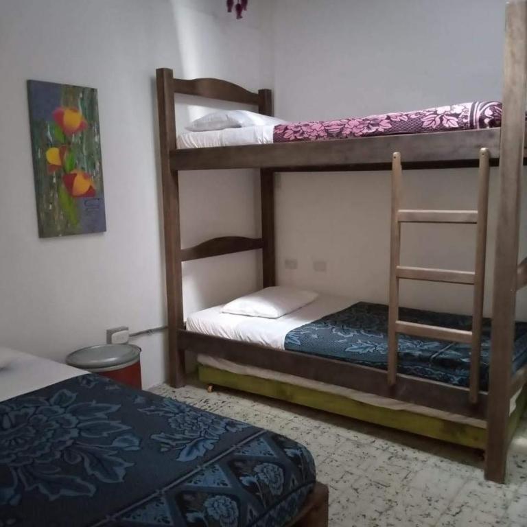 Hostal Macondo Inn - Habitación Familiar con baño privado - 4