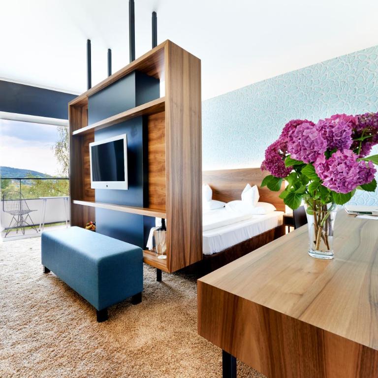 Parkhotel Pörtschach - Das Hotelresort mit Insellage am Wörthersee - Familienzimmer mit Balkon - 1