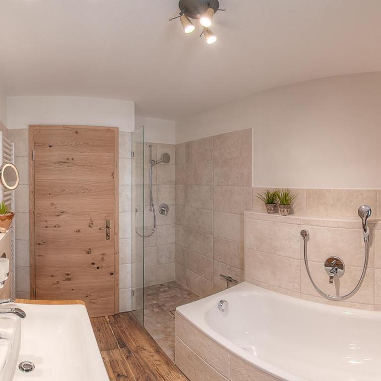 Ferienwohnungen im Rosengarten inkl. Chiemgaukarte - Apartment mit 1 Schlafzimmer - 10