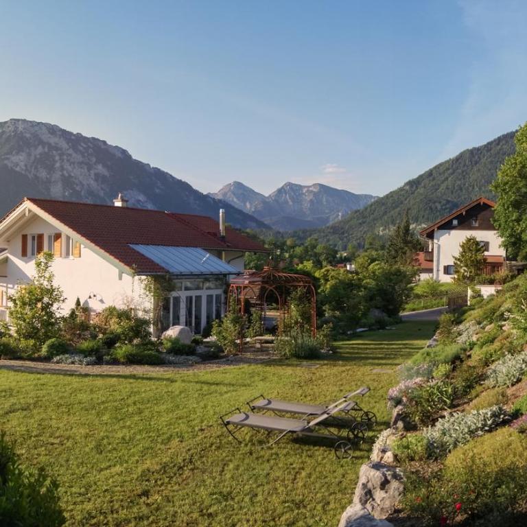 Ferienwohnungen im Rosengarten inkl. Chiemgaukarte - Apartment mit 3 Schlafzimmern - 1