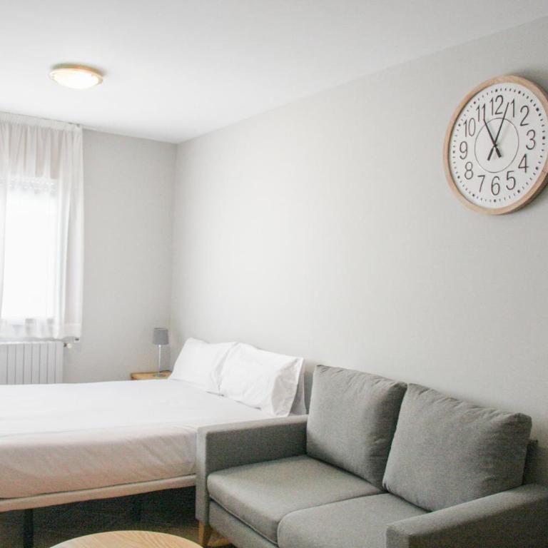 APARTAMENTS COLELLS - Estudio - 1