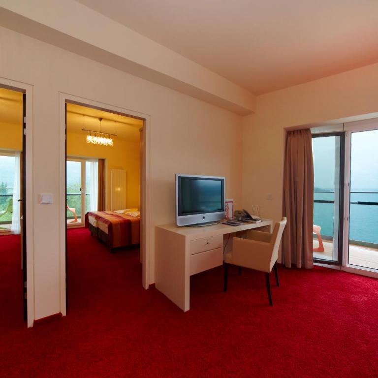Parkhotel Pörtschach - Das Hotelresort mit Insellage am Wörthersee - Familiensuite mit Balkon - 3