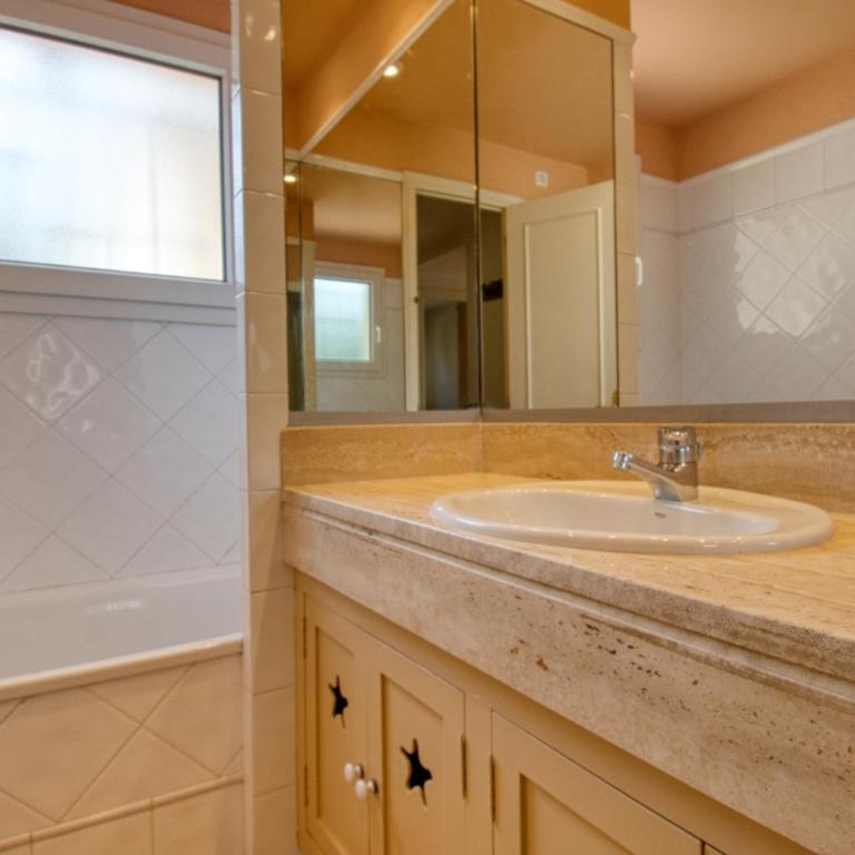 Xalet prat xirlo - Villa con piscina privada - 17