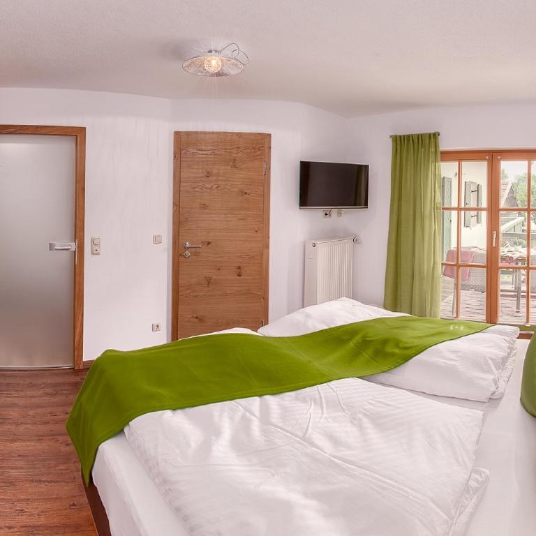 Ferienwohnungen Mayer inkl. Chiemgaukarte - Apartment mit 2 Schlafzimmern - 10