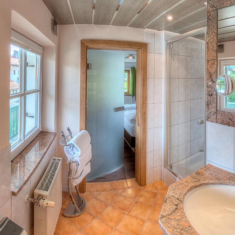 Ferienwohnungen Mayer inkl. Chiemgaukarte - Apartment mit 2 Schlafzimmern - 13