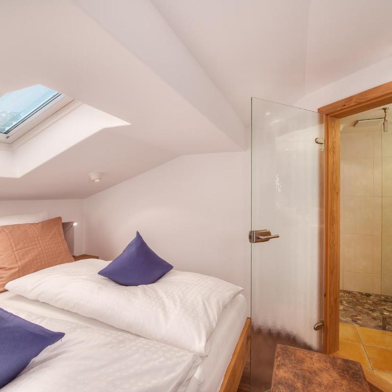 Ferienwohnungen Mayer inkl. Chiemgaukarte - Apartment mit Balkon - 4