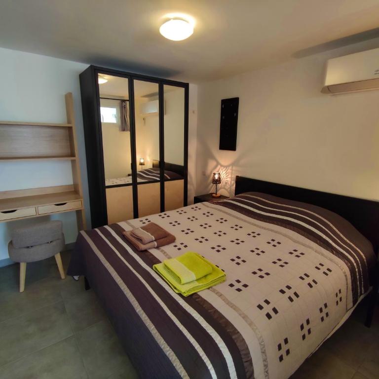 Au Murmure de la Sorgue - Maison 5 Chambres - 21